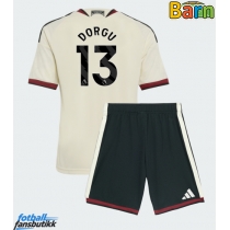 Manchester United Patrick Dorgu #13 Tredjedraktsett Barn 2026-27 Kortermet (+ Korte bukser)